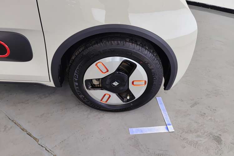 Used Baojun KiWi EV 2022 Designer Lite Edition Lithium Iron Phosphate Left Rear Wheel Hub