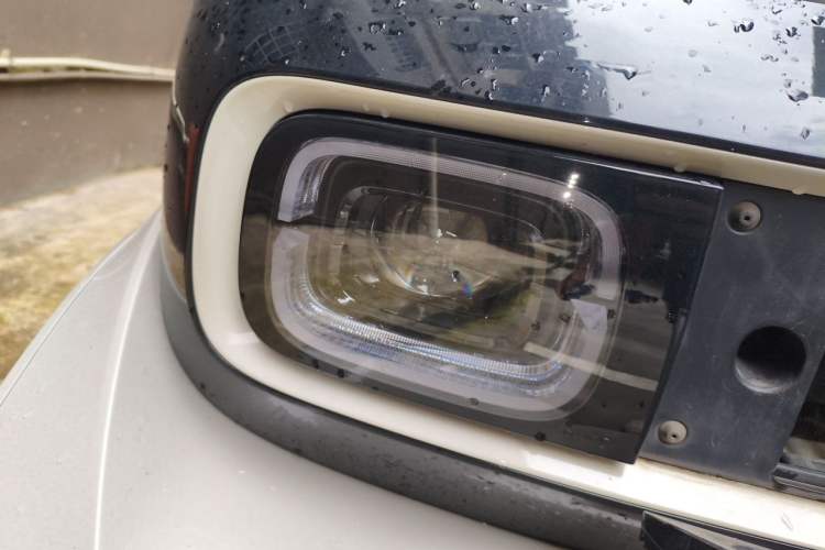 Used Baojun KiWi EV 2022 Artist Lite Edition Ternary Lithium Right Front Headlight