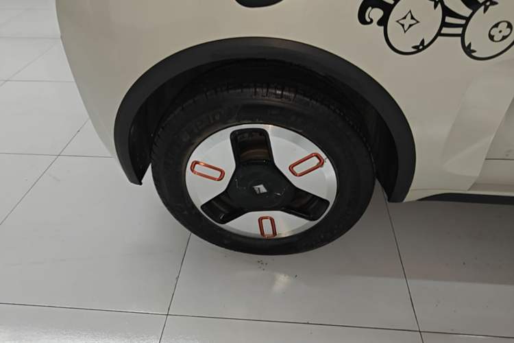 Used Baojun KiWi EV 2022 Designer Lite Edition Ternary Lithium Right Rear Wheel Hub