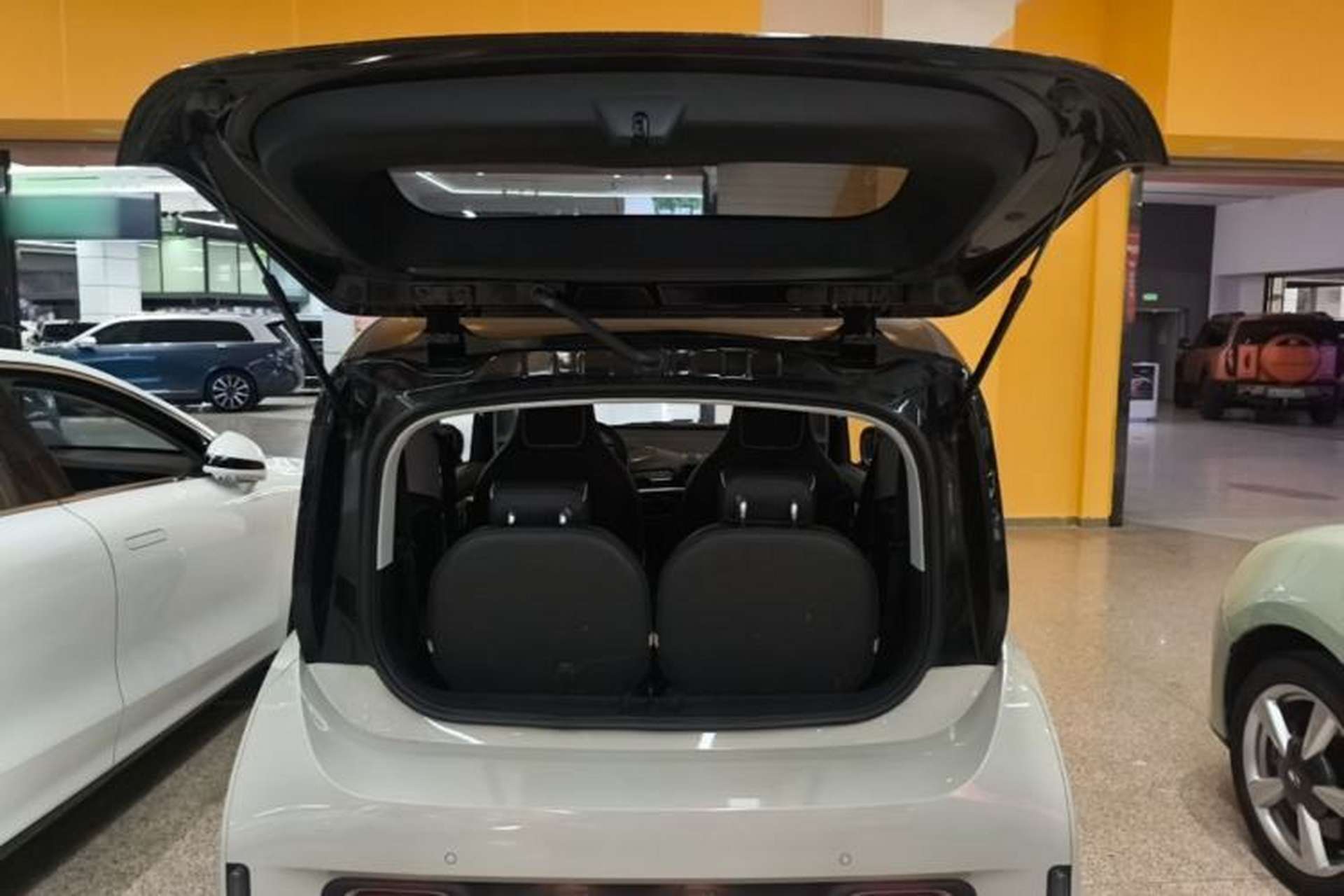 Used Baojun KiWi EV 2022 Artist Lite Edition Ternary Lithium Trunk