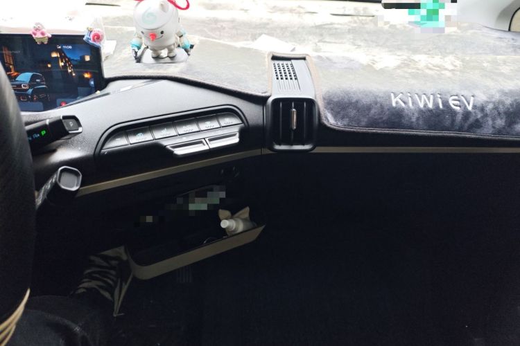 Used Baojun KiWi EV 2022 Artist Lite Edition Lithium Iron Phosphate Audio And AC Panel