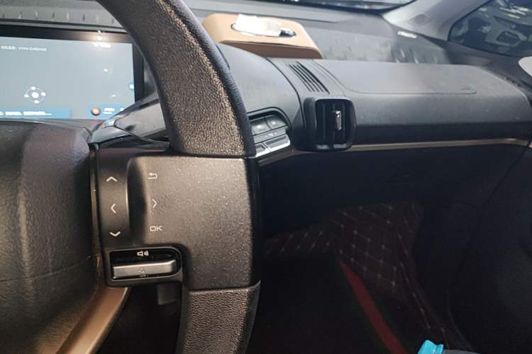 Used Baojun KiWi EV 2022 Artist Lite Edition Ternary Lithium Center Console