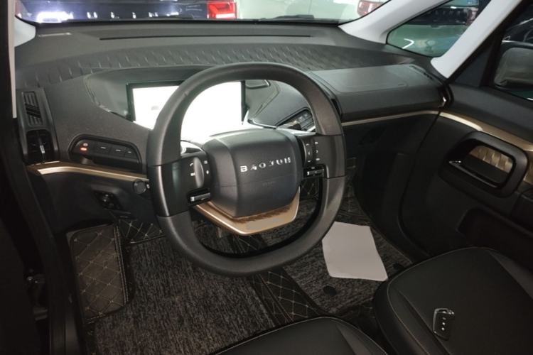 Used Baojun KiWi EV 2022 Artist Lite Edition Lithium Iron Phosphate Center Console