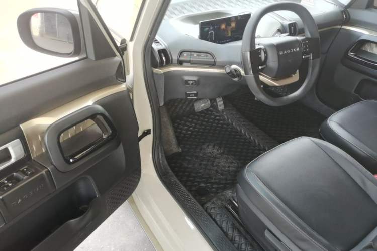 Used Baojun KiWi EV 2022 Designer Lite Edition Lithium Iron Phosphate Driver Seat