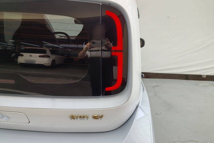 Used Baojun KiWi EV 2022 Artist Lite Edition Ternary Lithium Exterior 12
