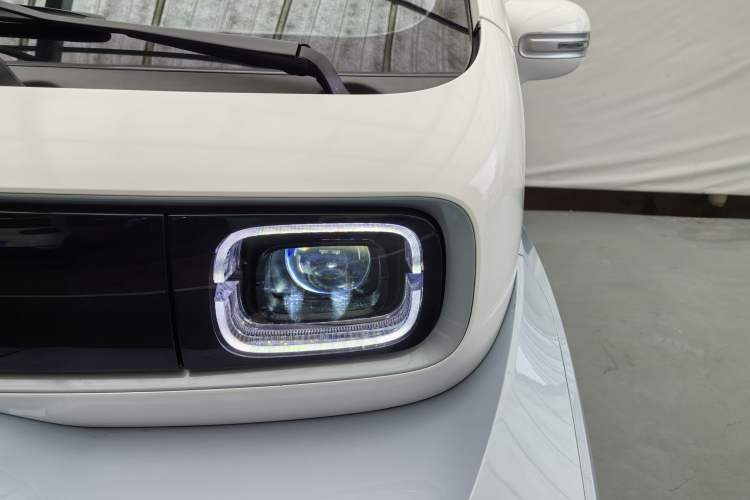 Used Baojun KiWi EV 2022 Artist Lite Edition Ternary Lithium Exterior 2
