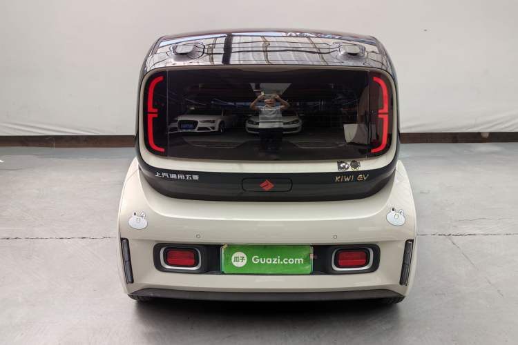 Used Baojun KiWi EV 2022 Artist Lite Edition Lithium Iron Phosphate Exterior 4