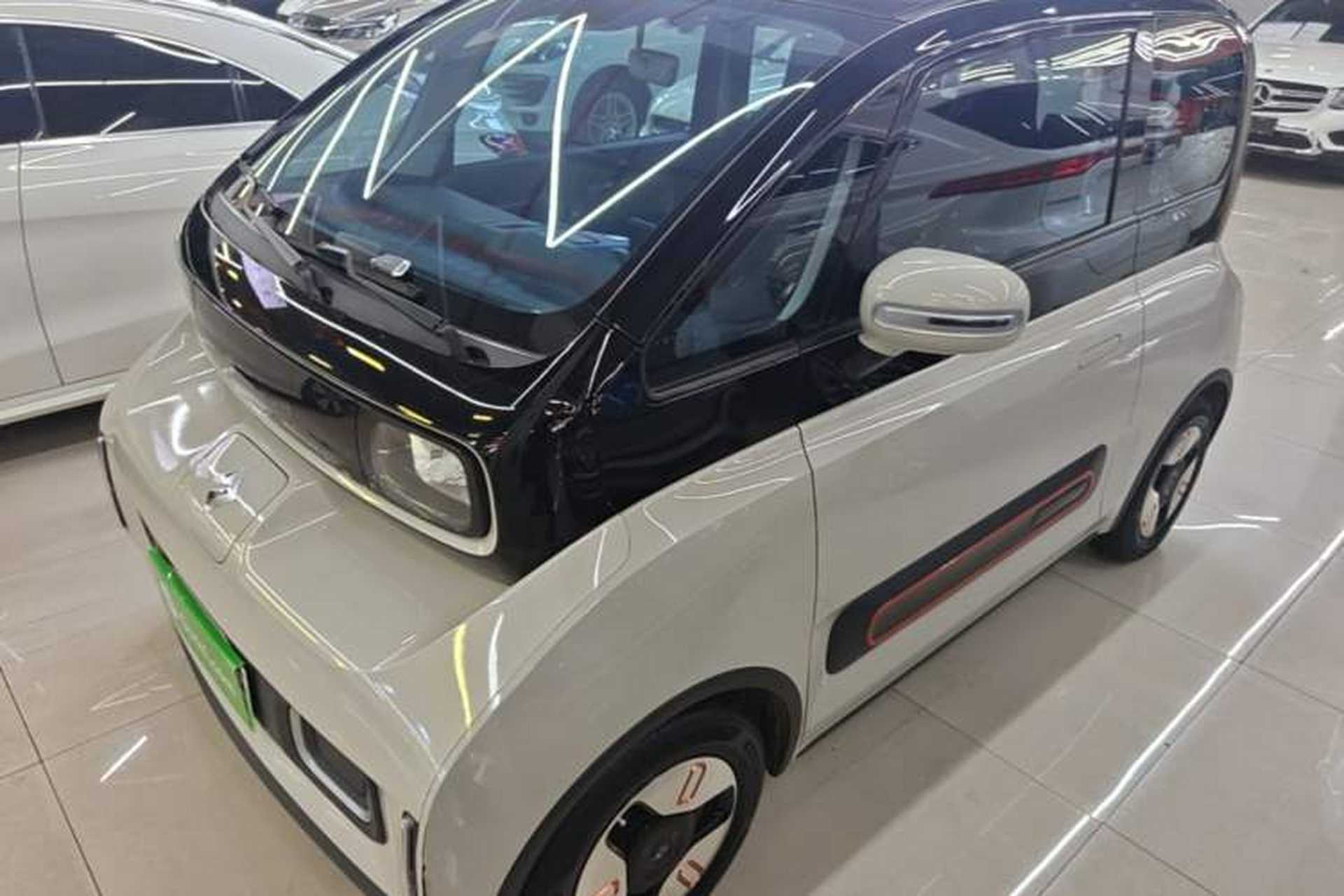 Used Baojun KiWi EV 2022 Artist Lite Edition Ternary Lithium Front Left 45 Deg