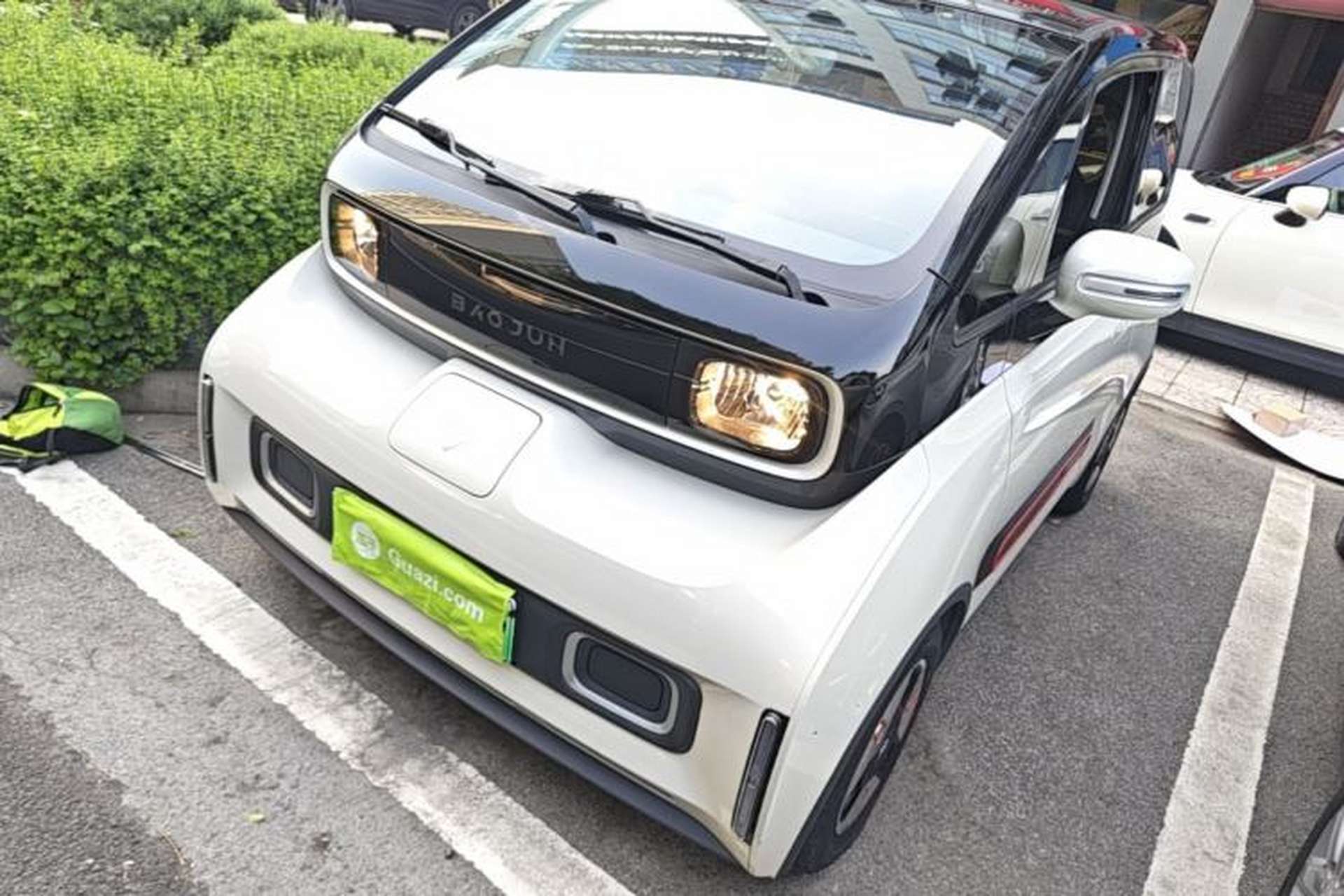 Used Baojun KiWi EV 2022 Artist Lite Edition Lithium Iron Phosphate Front Left 45 Deg