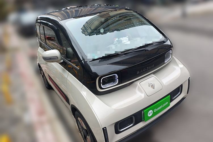 Used Baojun KiWi EV 2022 Artist Lite Edition Lithium Iron Phosphate Front Right 45 Deg