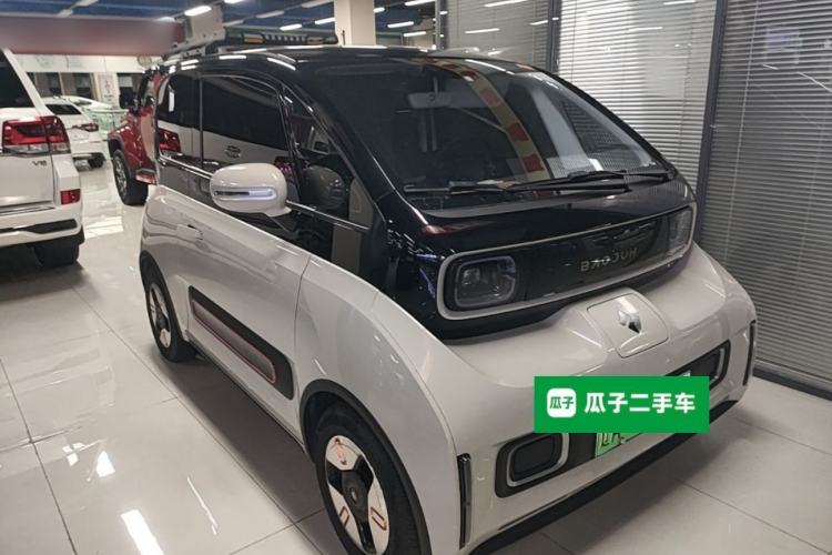 Used Baojun KiWi EV 2022 Artist Lite Edition Ternary Lithium Front Right 45 Deg