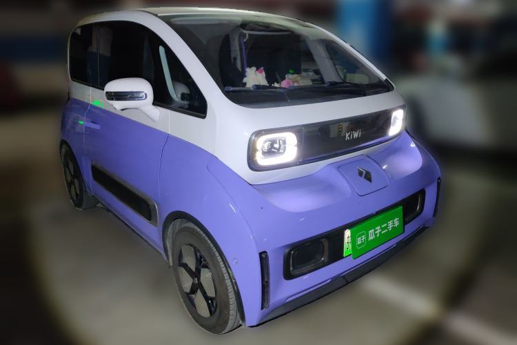 Used Baojun KiWi EV 2022 Artist Lite Edition Lithium Iron Phosphate Front Right 45 Deg