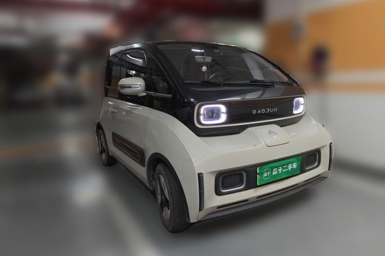Used Baojun KiWi EV 2022 Artist Lite Edition Ternary Lithium Front Right 45 Deg
