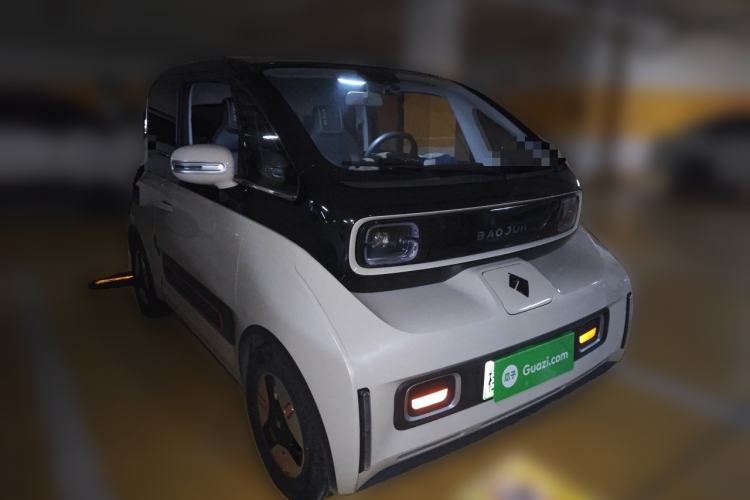 Used Baojun KiWi EV 2022 Artist Lite Edition Ternary Lithium Front Right 45 Deg