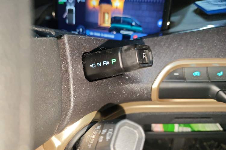 Used Baojun KiWi EV 2022 Artist Lite Edition Ternary Lithium Gear Lever