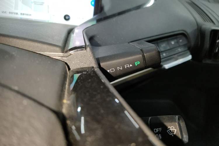 Used Baojun KiWi EV 2022 Designer Lite Edition Lithium Iron Phosphate Gear Lever