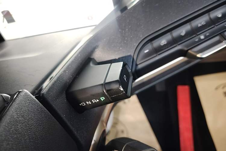Used Baojun KiWi EV 2022 Artist Lite Edition Ternary Lithium Gear Lever