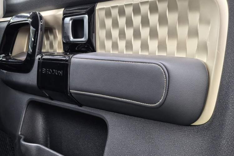Used Baojun KiWi EV 2022 Artist Lite Edition Ternary Lithium Interior 1