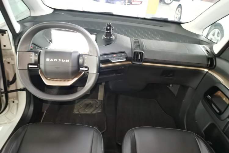 Used Baojun KiWi EV 2022 Artist Lite Edition Lithium Iron Phosphate Interior 2