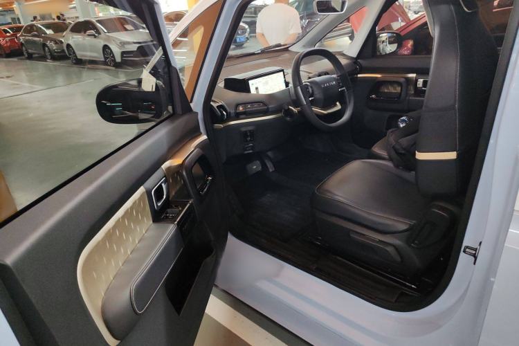 Used Baojun KiWi EV 2022 Artist Lite Edition Ternary Lithium Interior 3