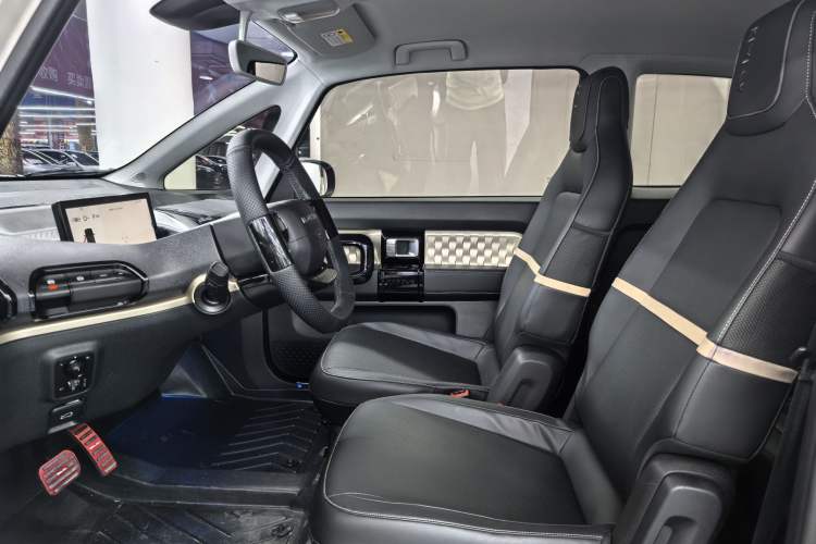 Used Baojun KiWi EV 2022 Artist Lite Edition Ternary Lithium Interior 4