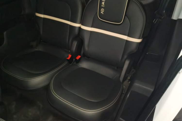 Used Baojun KiWi EV 2022 Designer Lite Edition Lithium Iron Phosphate Interior 4