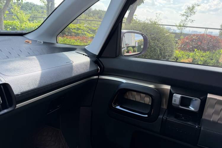 Used Baojun KiWi EV 2022 Artist Lite Edition Ternary Lithium Interior 4