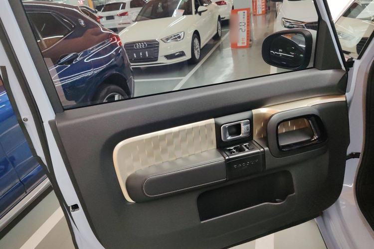 Used Baojun KiWi EV 2022 Artist Lite Edition Ternary Lithium Interior 7