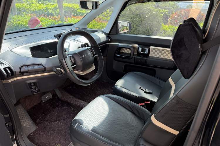 Used Baojun KiWi EV 2022 Artist Lite Edition Ternary Lithium Interior 7