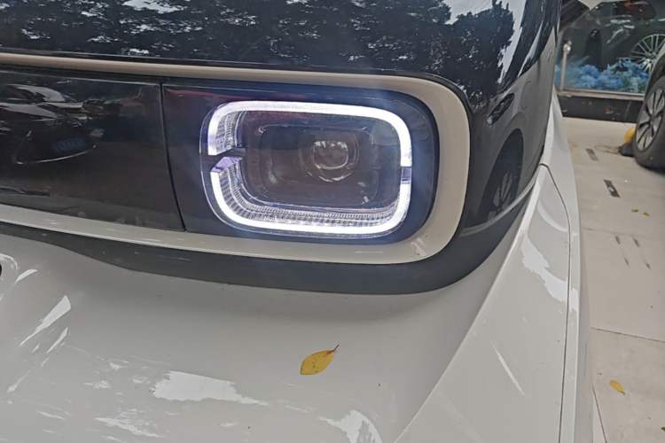Used Baojun KiWi EV 2022 Artist Lite Edition Ternary Lithium Left Front Headlight