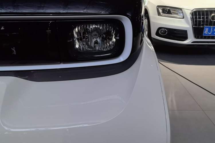 Used Baojun KiWi EV 2022 Designer Lite Edition Lithium Iron Phosphate Left Front Headlight