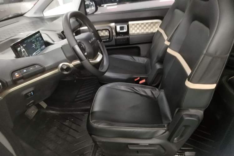 Used Baojun KiWi EV 2022 Designer Lite Edition Lithium Iron Phosphate Left Front Seat