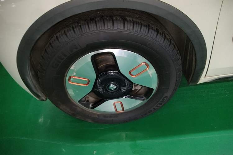 Used Baojun KiWi EV 2022 Designer Lite Edition Lithium Iron Phosphate Left Front Wheel Hub