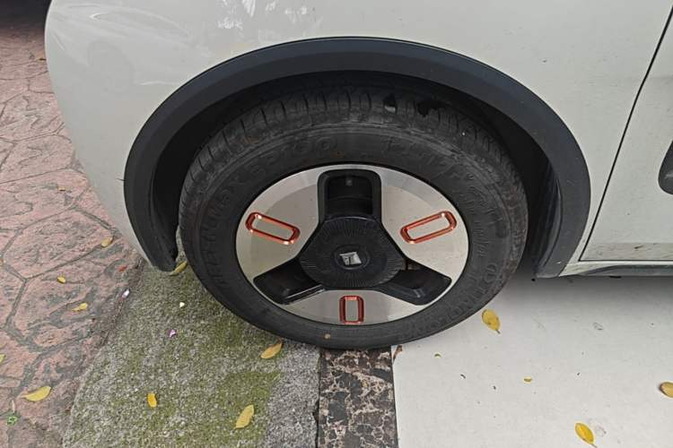 Used Baojun KiWi EV 2022 Artist Lite Edition Ternary Lithium Left Front Wheel Hub