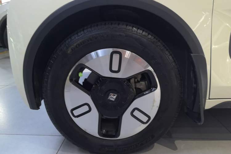 Used Baojun KiWi EV 2022 Designer Lite Edition Lithium Iron Phosphate Left Front Wheel Hub