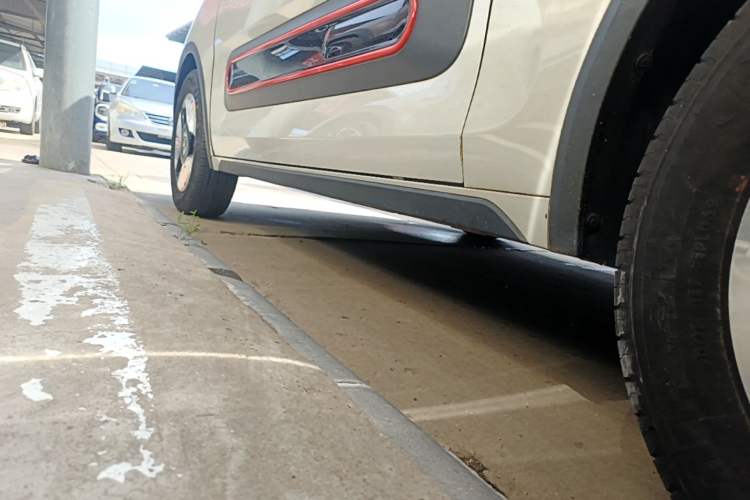 Used Baojun KiWi EV 2022 Designer Lite Edition Ternary Lithium Left Side Sill