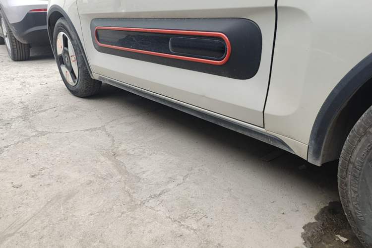 Used Baojun KiWi EV 2022 Artist Lite Edition Lithium Iron Phosphate Left Side Sill