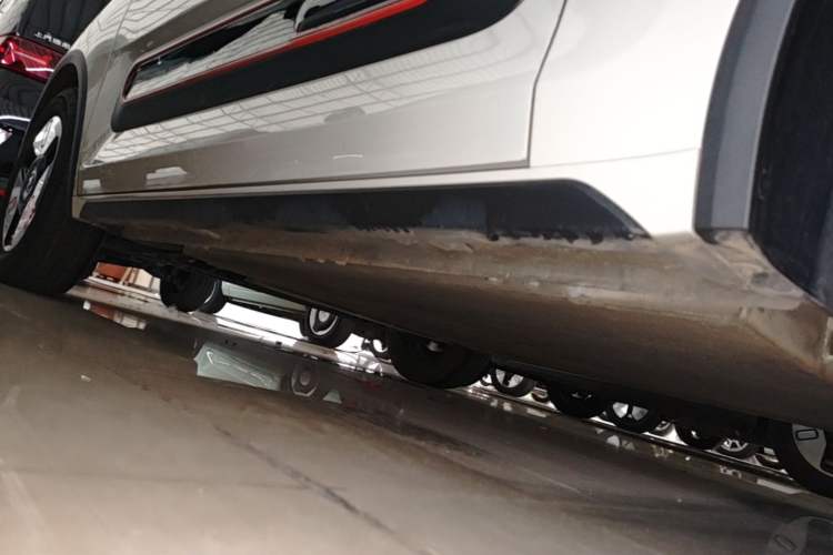 Used Baojun KiWi EV 2022 Artist Lite Edition Lithium Iron Phosphate Left Side Sill