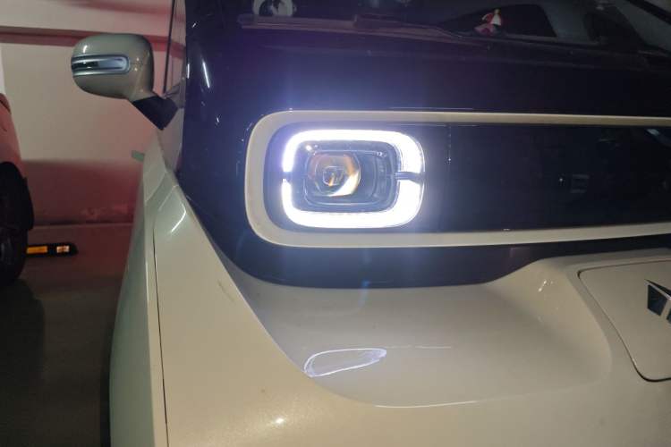 Used Baojun KiWi EV 2022 Artist Lite Edition Ternary Lithium Right Front Headlight