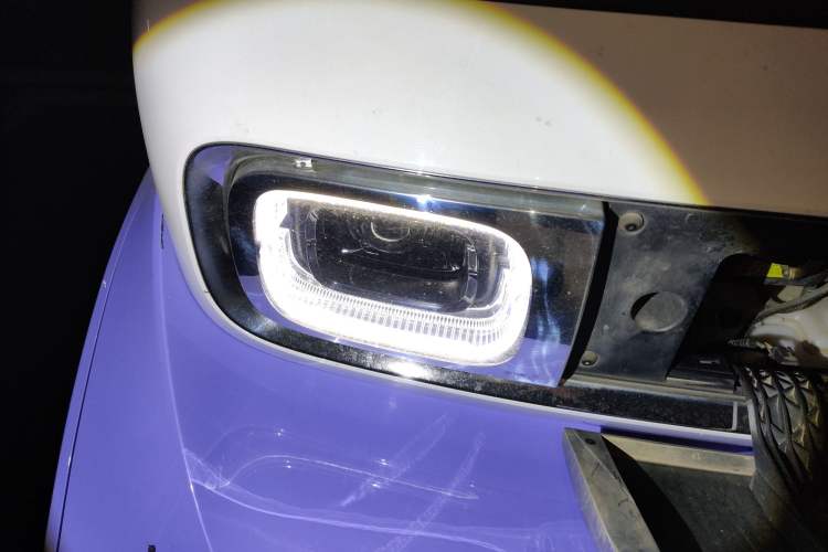 Used Baojun KiWi EV 2022 Artist Lite Edition Lithium Iron Phosphate Right Front Headlight