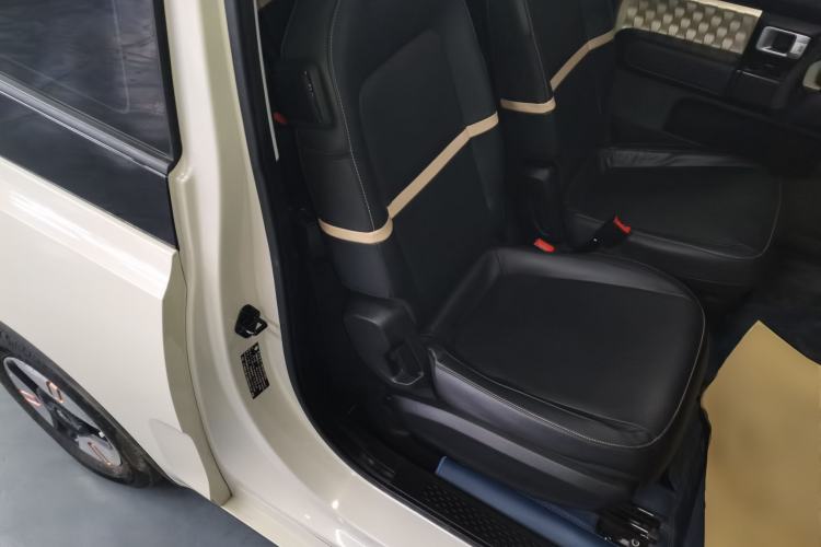 Used Baojun KiWi EV 2022 Designer Lite Edition Lithium Iron Phosphate Right Front Seat