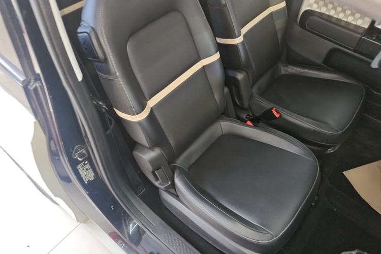 Used Baojun KiWi EV 2022 Artist Lite Edition Ternary Lithium Right Front Seat