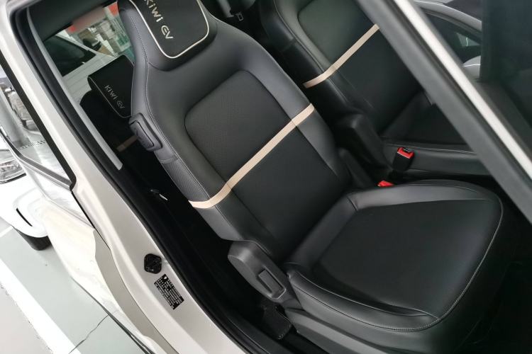 Used Baojun KiWi EV 2022 Artist Lite Edition Lithium Iron Phosphate Right Front Seat