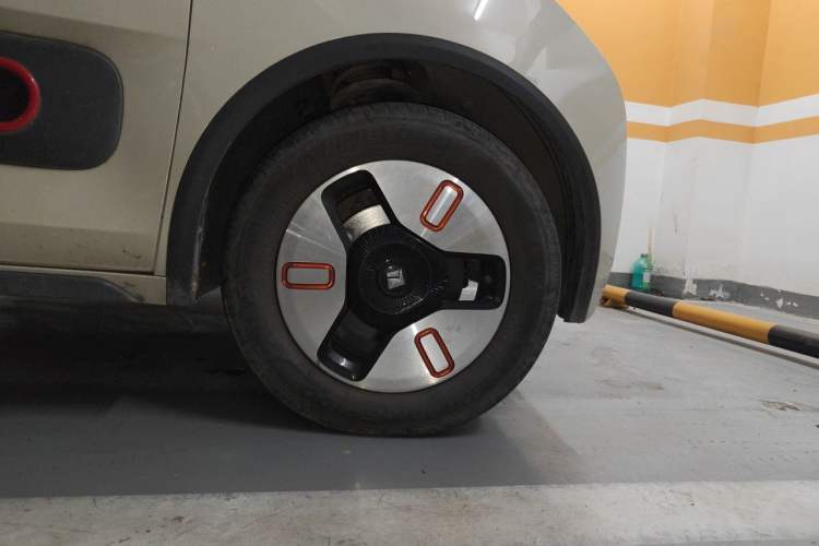 Used Baojun KiWi EV 2022 Artist Lite Edition Ternary Lithium Right Front Wheel Hub