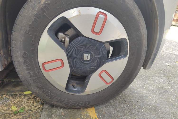 Used Baojun KiWi EV 2022 Artist Lite Edition Ternary Lithium Right Front Wheel Hub