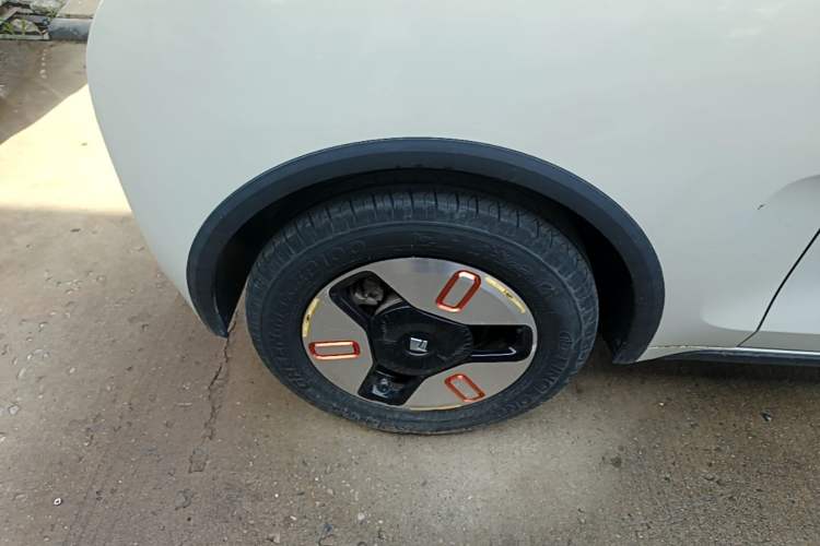Used Baojun KiWi EV 2022 Designer Lite Edition Ternary Lithium Right Rear Wheel Hub