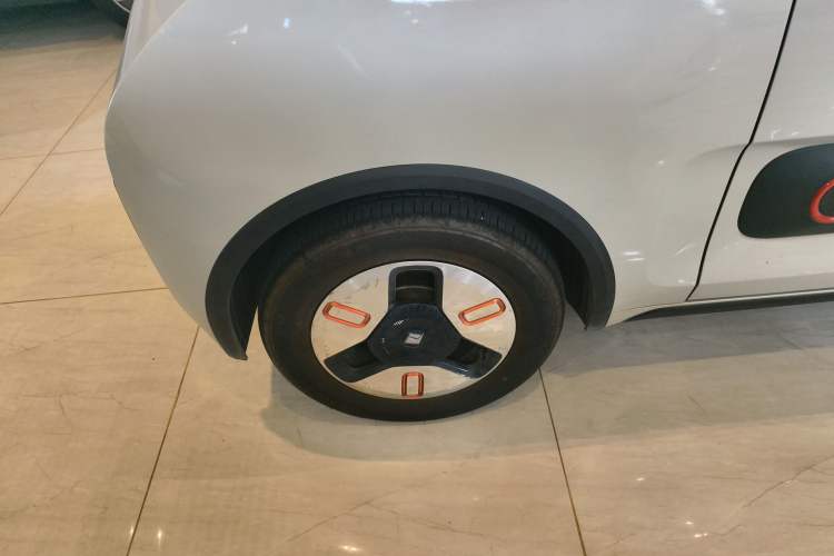 Used Baojun KiWi EV 2022 Designer Lite Edition Ternary Lithium Right Rear Wheel Hub