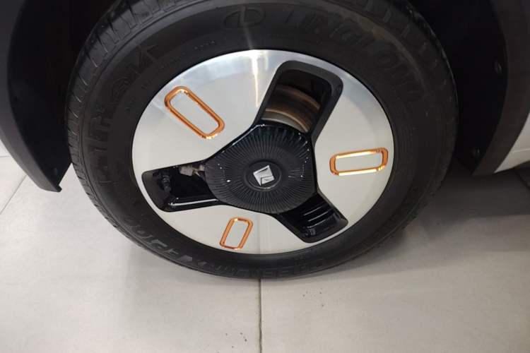 Used Baojun KiWi EV 2022 Artist Lite Edition Ternary Lithium Right Rear Wheel Hub