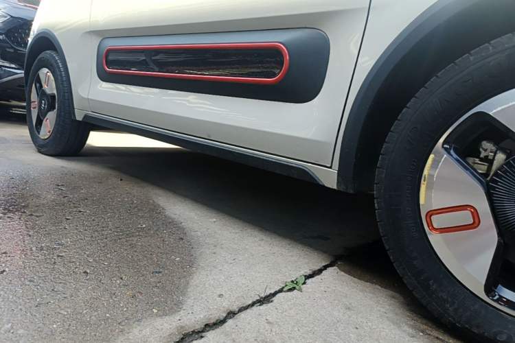 Used Baojun KiWi EV 2022 Designer Lite Edition Ternary Lithium Right Side Sill