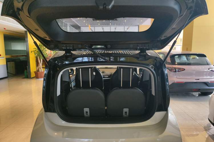 Used Baojun KiWi EV 2022 Designer Lite Edition Ternary Lithium Trunk
